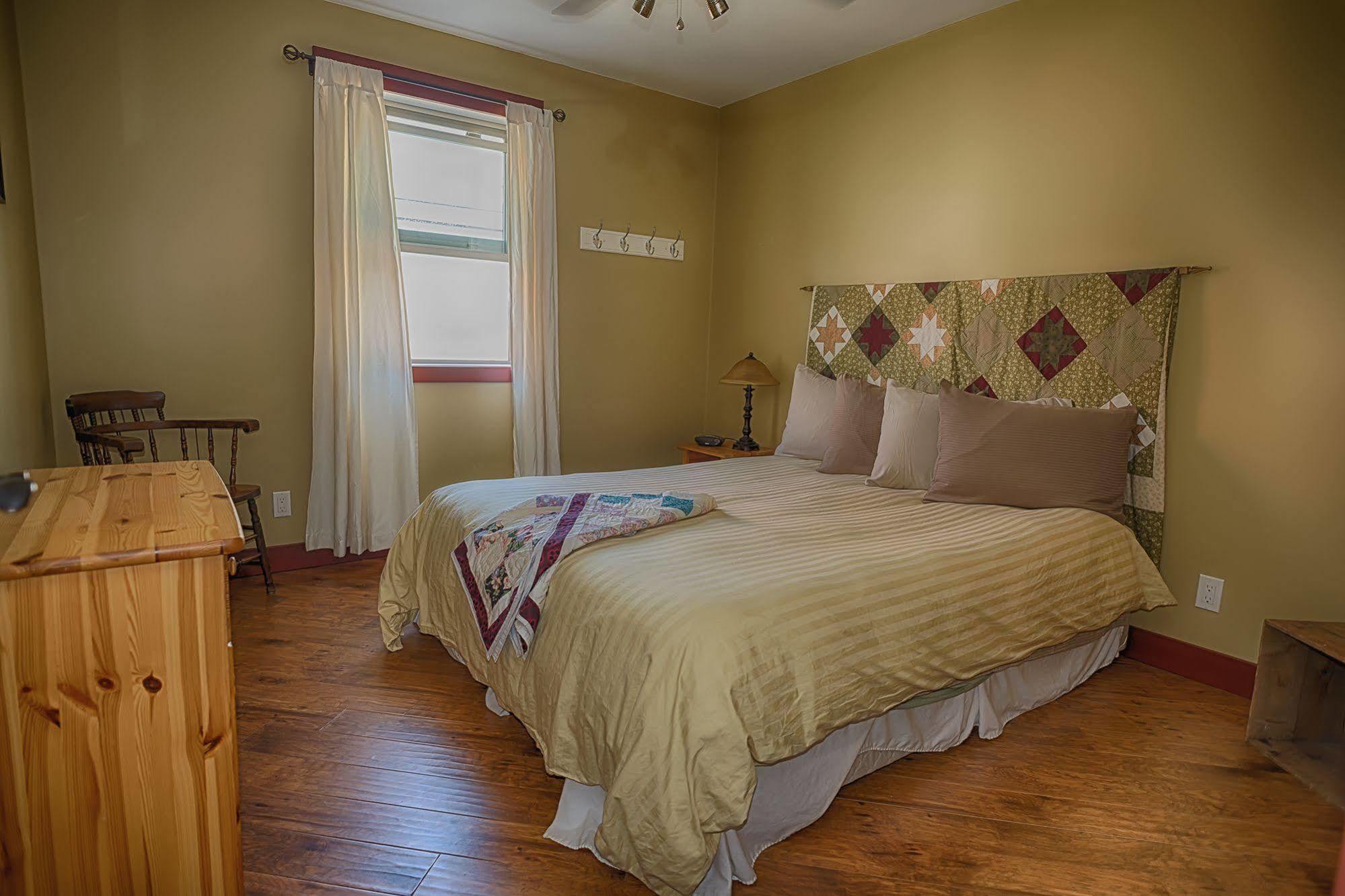 Coleman Country Encounters Accommodations מראה חיצוני תמונה